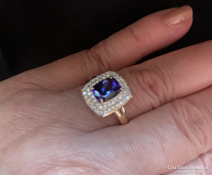 2.48ct Tanzanit 0.50 ct Brillekkel gyönyörű arany gyűrű.ÚJ.Igazolással