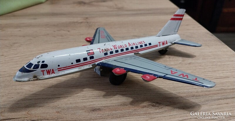 Lendkerék meghajtású Trans World Airlines repülögép/ Japán