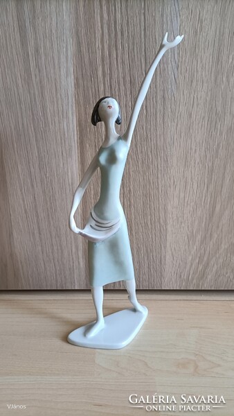 Hollóházi porcelán Almaszedő