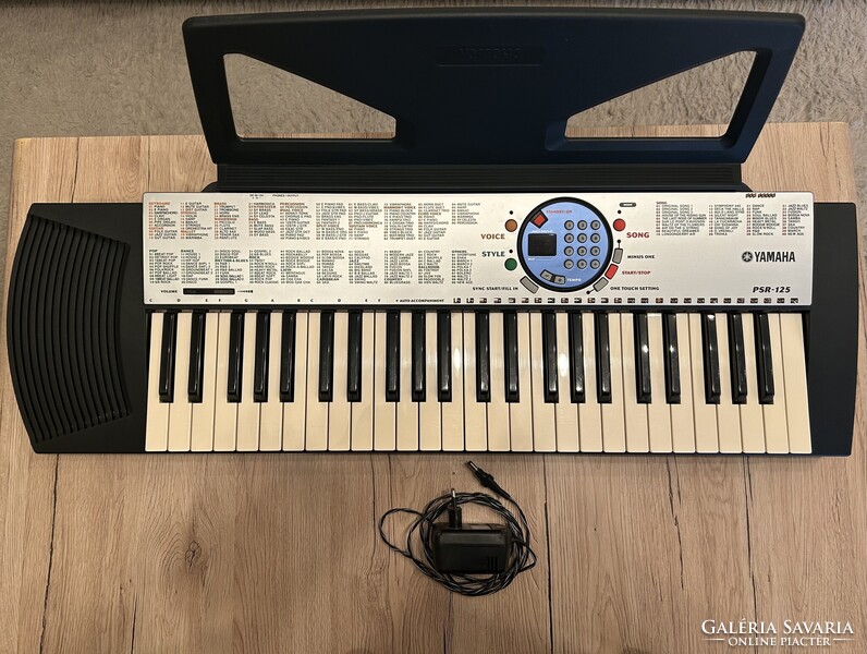 YAMAHA szintetizátor