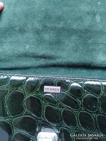Eredeti Picard olíva zöld , lakk bőr táska.