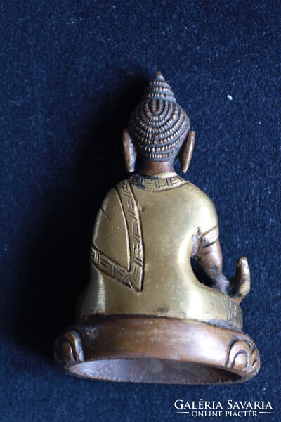 Réz Buddha szobor