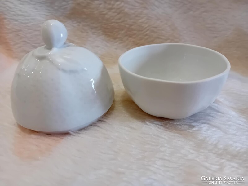 2503/18 Herendi fehér porcelán eperfogós bonbonier