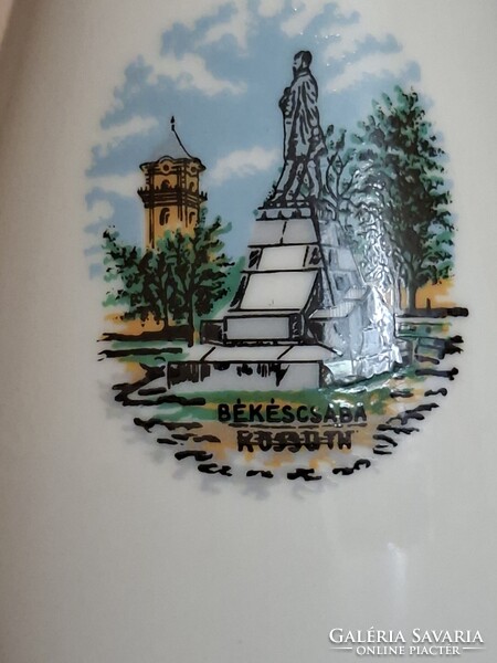 Hollóházi porcelán emlék váza. Békéscsaba, Kossuth. 17,5 cm. Hibátlan. Jelzett