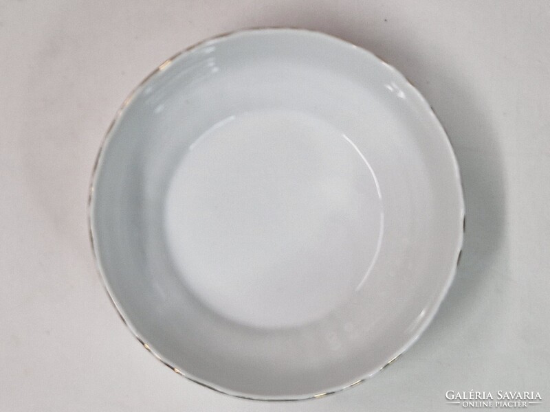 Zsolnay virág mintás Hungária sorozat porcelán pörköltes tál hibátlan állapotban 21,5 cm. átmérőjű