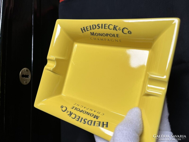 Heidsieck & Co. Monopole Champagne porcelán szivar hamutartó a Blue Top sorozatból