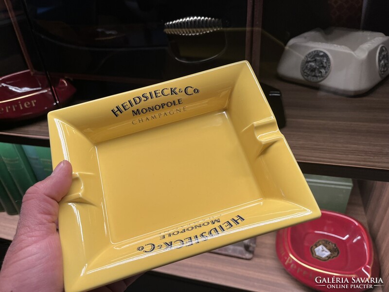 Heidsieck & Co. Monopole Champagne porcelán szivar hamutartó a Blue Top sorozatból