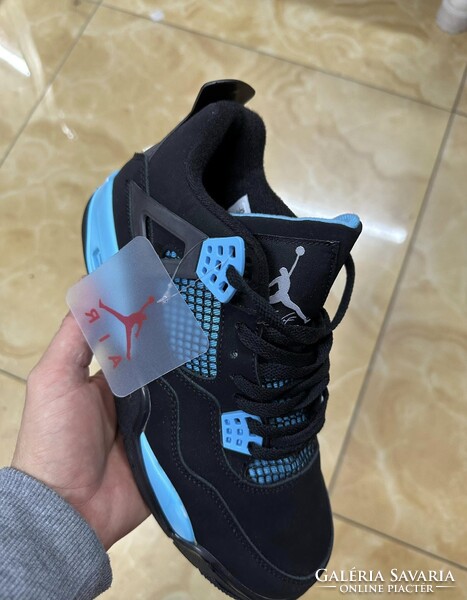 JORDAN 4 cipő,41-45. férfi cipő,saját dobozában,LIMITÁLT! 4 szín