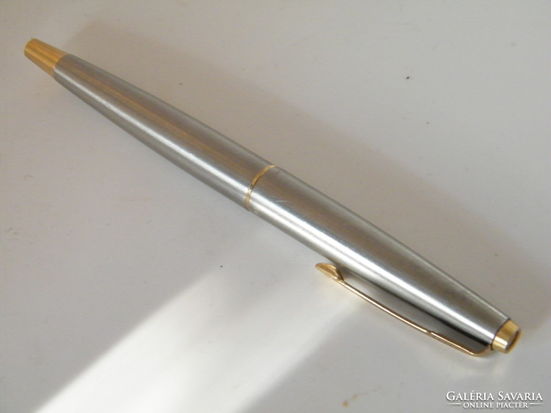 Parker 45 aranyhegyű (14 kt) töltőtoll