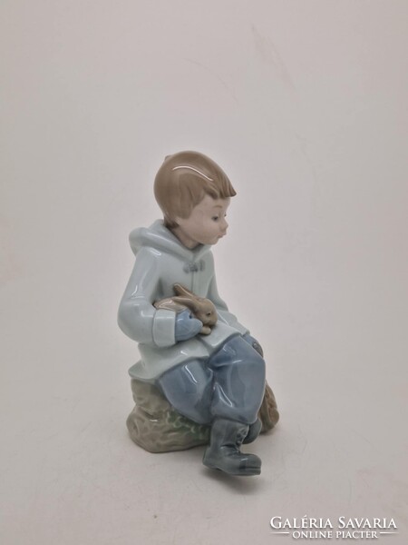 Lladro Nao kisfiú nyuszival 16.5cm