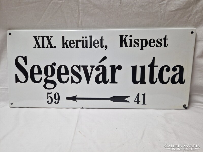 Régi nagyméretű zománcos tábla SEGESVÁR UTCA felirattal megkímélt állapotban 70 x 30cm.