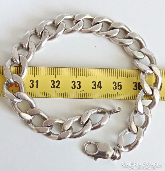 Tömör, széles, mutatós, férfi ezüst karlánc (23,5 cm)