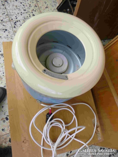 NDK-s kemping ,,mosógép" és Hajdú törpecentrifuga