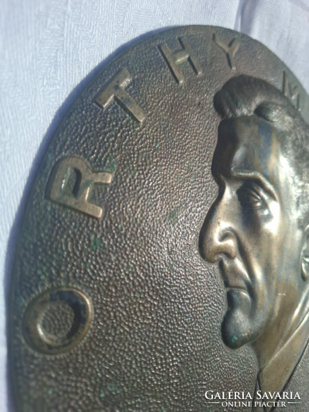 Ritka Horthy Miklós bronz v. réz dísztál,  plakett 1.4kg./ 23cm. Szeiler jelzéssel
