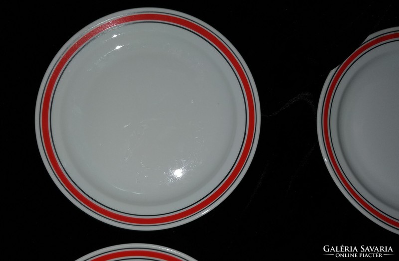 Zsolnay porcelán desszertes tányér piros fekete csíkos 19 cm