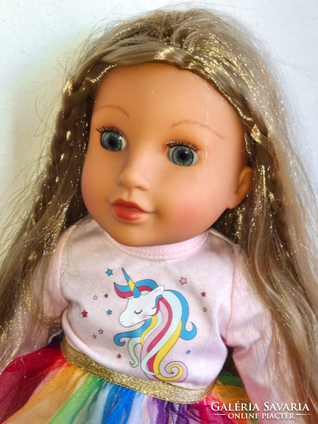 Gyönyörű alvós, hajas baba