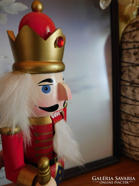 Klasszikus diótörő figura (31 cm) - zenedobozzal