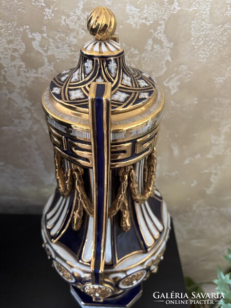 Antik Sèvres-stílusú porcelán váza August Bauscher-től – különleges gyűjtői darab!