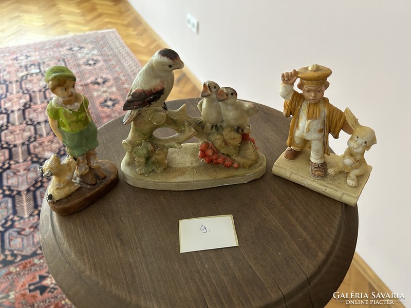 Porcelán és kerámia figurák
