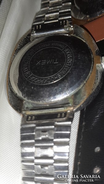 Timex karórák az 1960-s évekből.