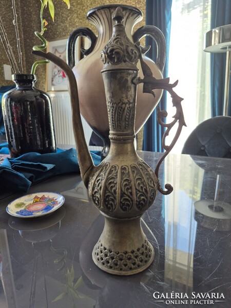 Keleti arab tea kiöntő