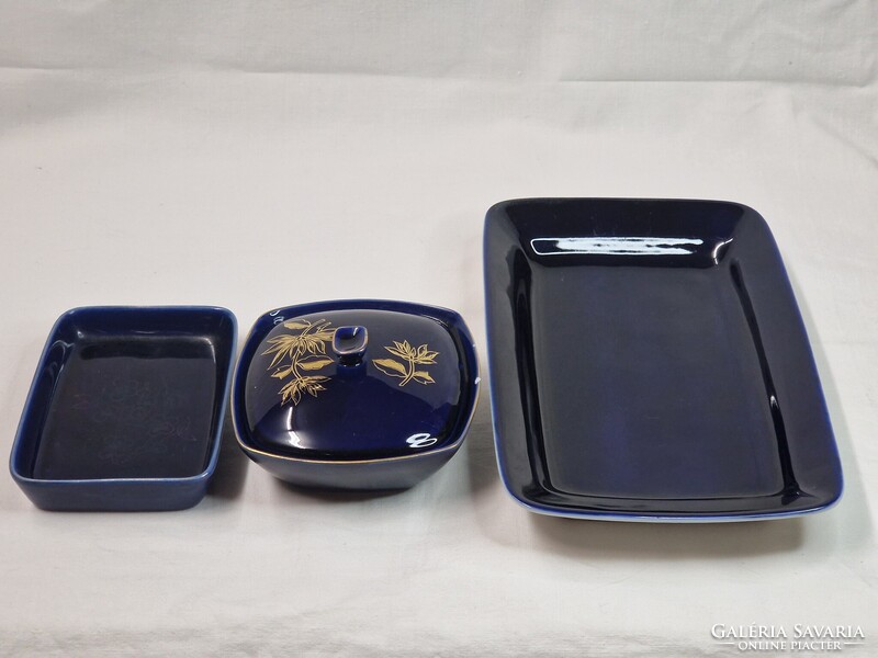 Hollóházi kobalt kék színű arany virágmintás festésű porcelán tálkák és bonboner együtt eladók