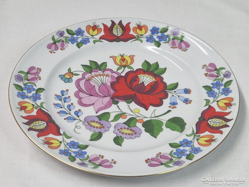 Kalocsai kézzel festett porcelán virág mintás tál vagy fali dísz hibátlan állapotban 19,5 cm.