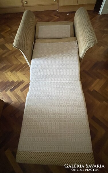 Retro kárpitozott  fotelágy, kihúzható fotel, vendégágy