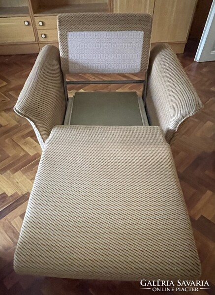 Retro kárpitozott  fotelágy, kihúzható fotel, vendégágy