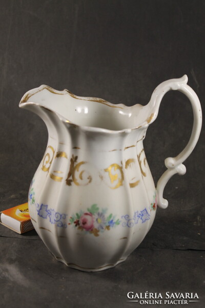 Antik porcelán kancsó 285