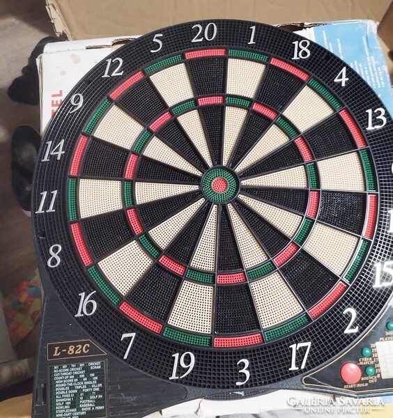Dart csak a tábla van meg hátha kell valakinek