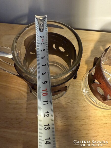 Retró üveg sörös korsó levehető bőr dekorral - 2 db sörös kancsó