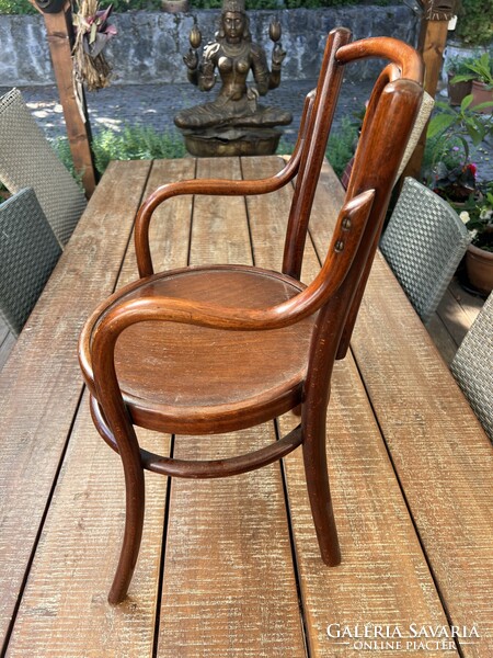 Thonet gyermek szék.