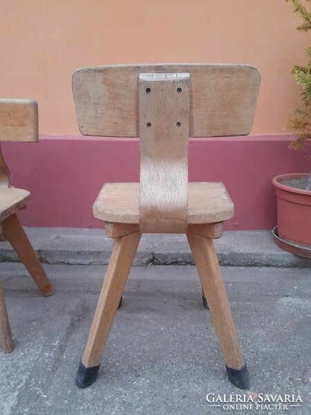 3 darab iskolai fa szék az 1950-1960-as évekből