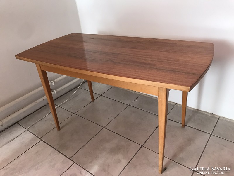 Mid-century dohányzóasztal