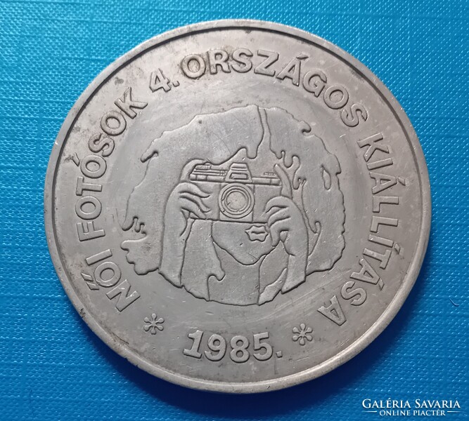 Aluminium plakett , Női Fotósok Kiállítása Székesfehérvár 1985