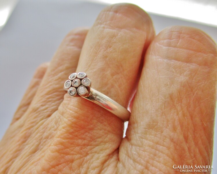 Csodaszép Spinning ezüst gyűrű  fehér kövekkel