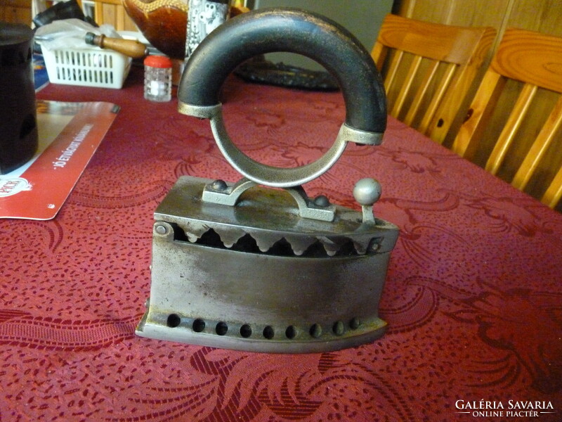 Faszenes kis vasaló