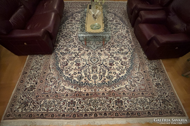 Eladó eredeti Nain 9La perzsa szőnyeg – 400 x 290 cm – kézi csomózású, selyemmel díszített gyapjú