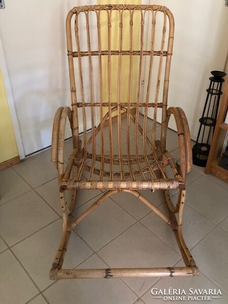 Hibátlan állapotú rattan hintaszék