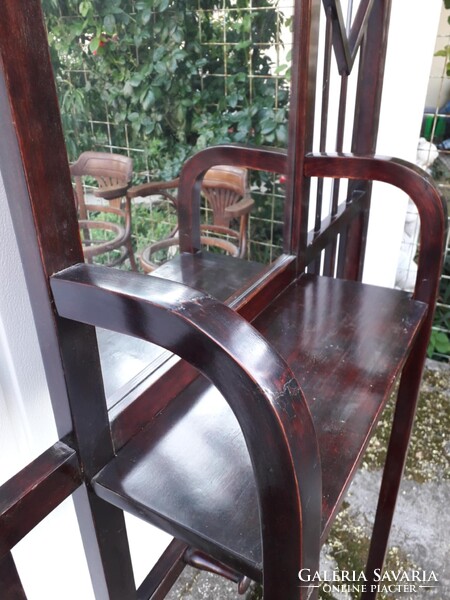 J. Hoffmann / Jacob és Josef Kohn fogas. ("Thonet")
