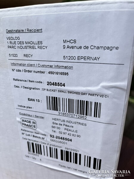 Dom Pérignon pezsgő jégveder – Martin Szekely tervezésében, füstszínű akrilból, ajándékozásra kész