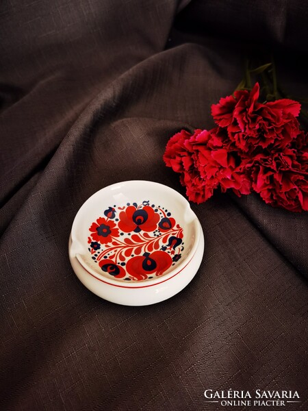 Hollóházi retro porcelán hamutál – kézzel festett virágmintával