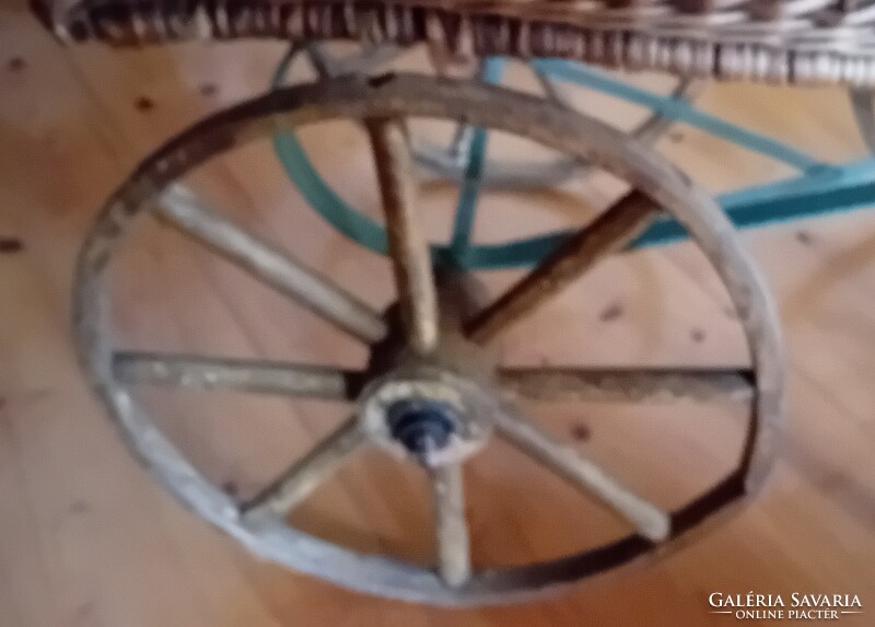 Antik, vintage babakocsi