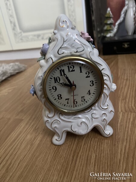 Barokk régi porcelán óra nem működik.