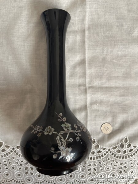 Nagyon szép Keleti lakk fa váza nagy gyöngyház abalon kagyló berakással.