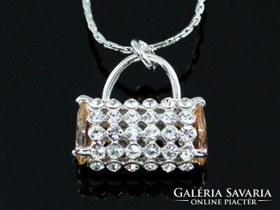 18 KT.-S FEHÉR ARANNYAL GALVANIZÁLT SWAROVSKI KRISTÁLY KÖVES CSODARAGYOGÓ RETIKÜL MEDÁLOS NYAKLÁNC.