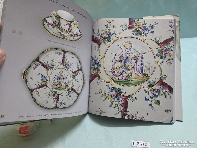 T2672 Balla Gabriella  Holics, Tata és Buda kerámia művészete