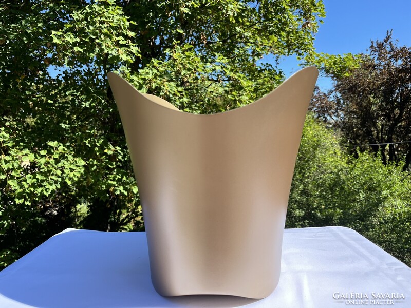 Louis Roederer Champagne – Bronzarany színű fém jégkád