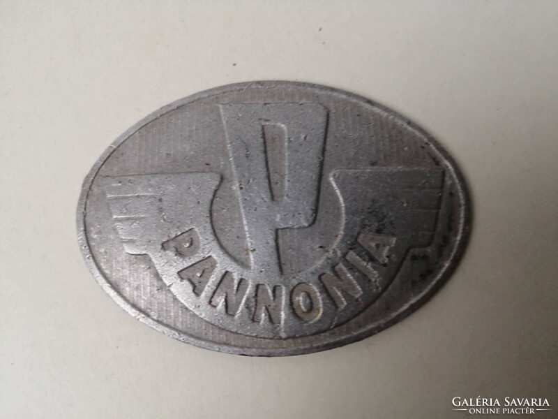 PANNONIA MOTORKERÉKPÁR EMBLÉMA